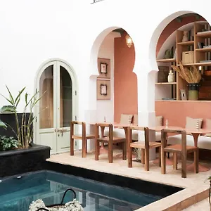 https://riad-al-uzza.marrakeshhotelsmorocco.com